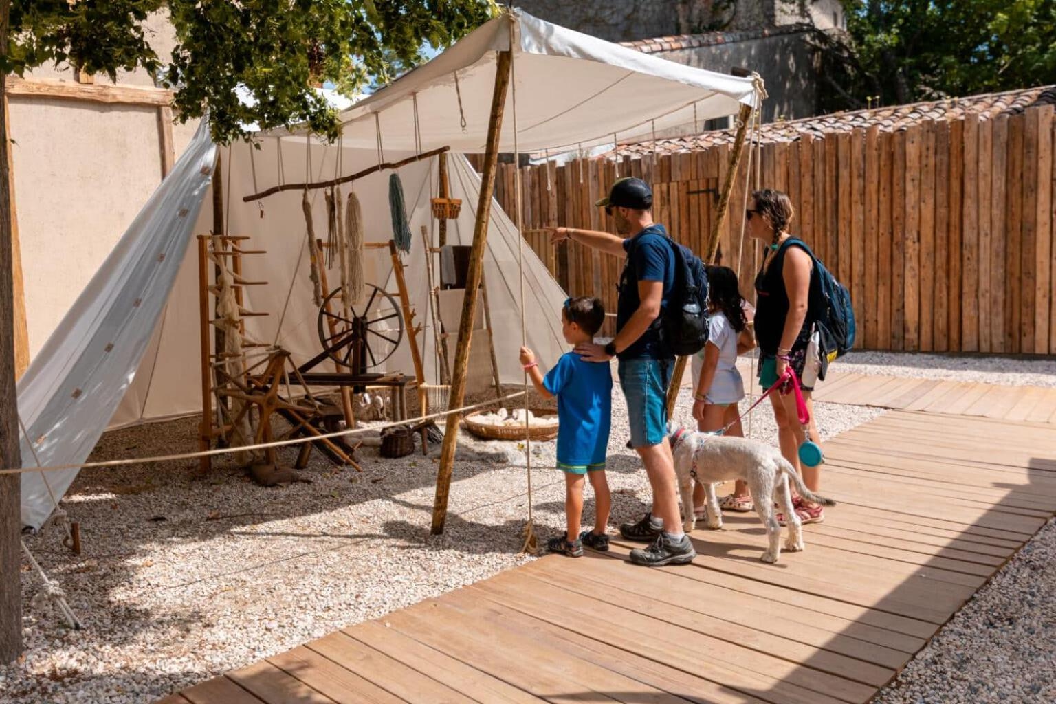 Tout Confort ! Ville, Climatisation, Parking, Wifi, Calme, Tv การ์กาซอน ภายนอก รูปภาพ