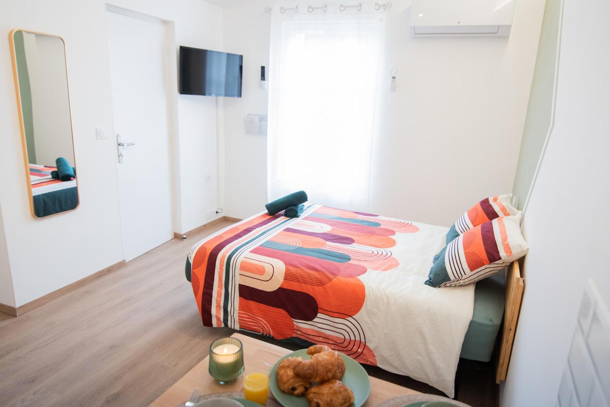 Tout Confort ! Ville, Climatisation, Parking, Wifi, Calme, Tv การ์กาซอน ภายนอก รูปภาพ