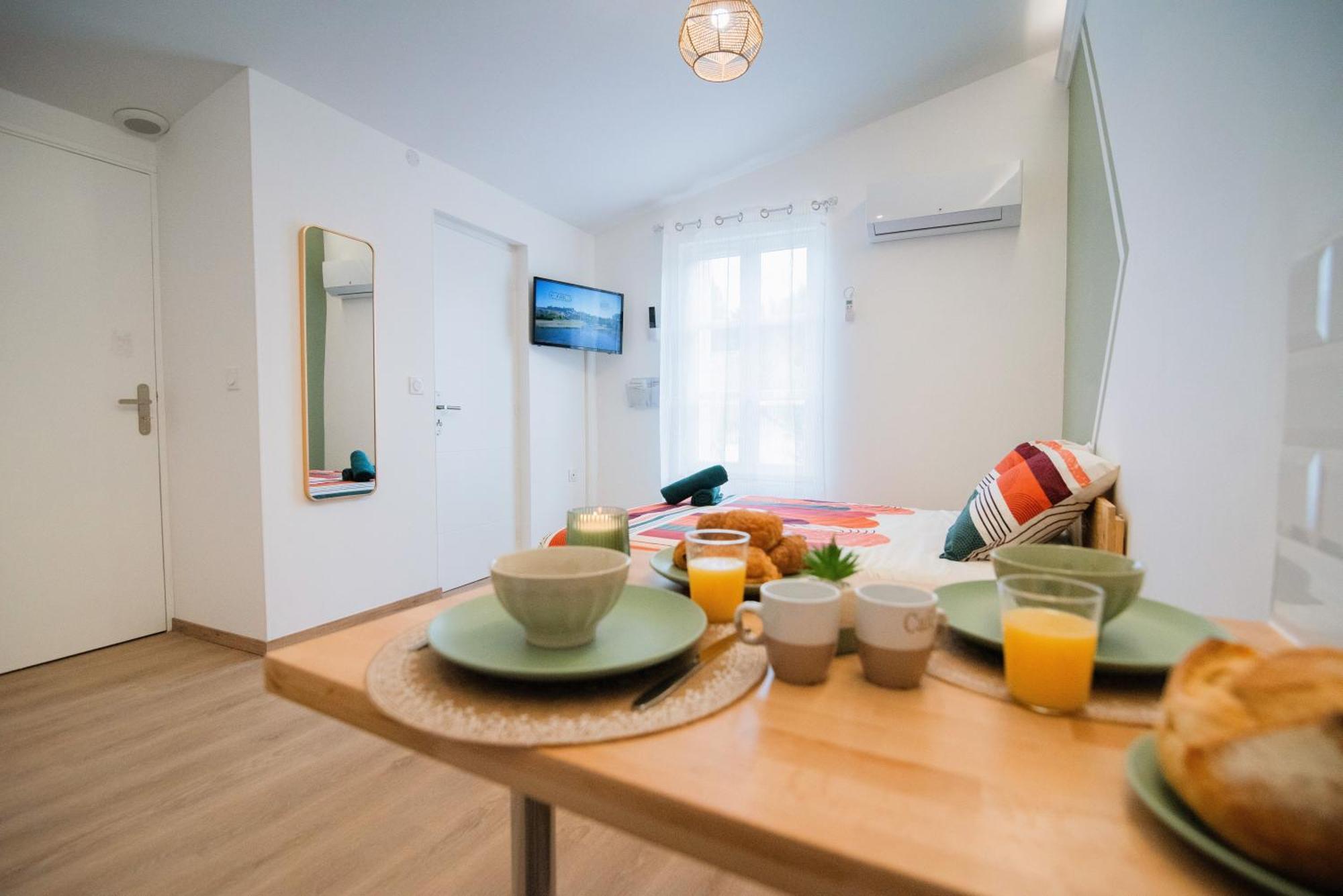 Tout Confort ! Ville, Climatisation, Parking, Wifi, Calme, Tv การ์กาซอน ภายนอก รูปภาพ