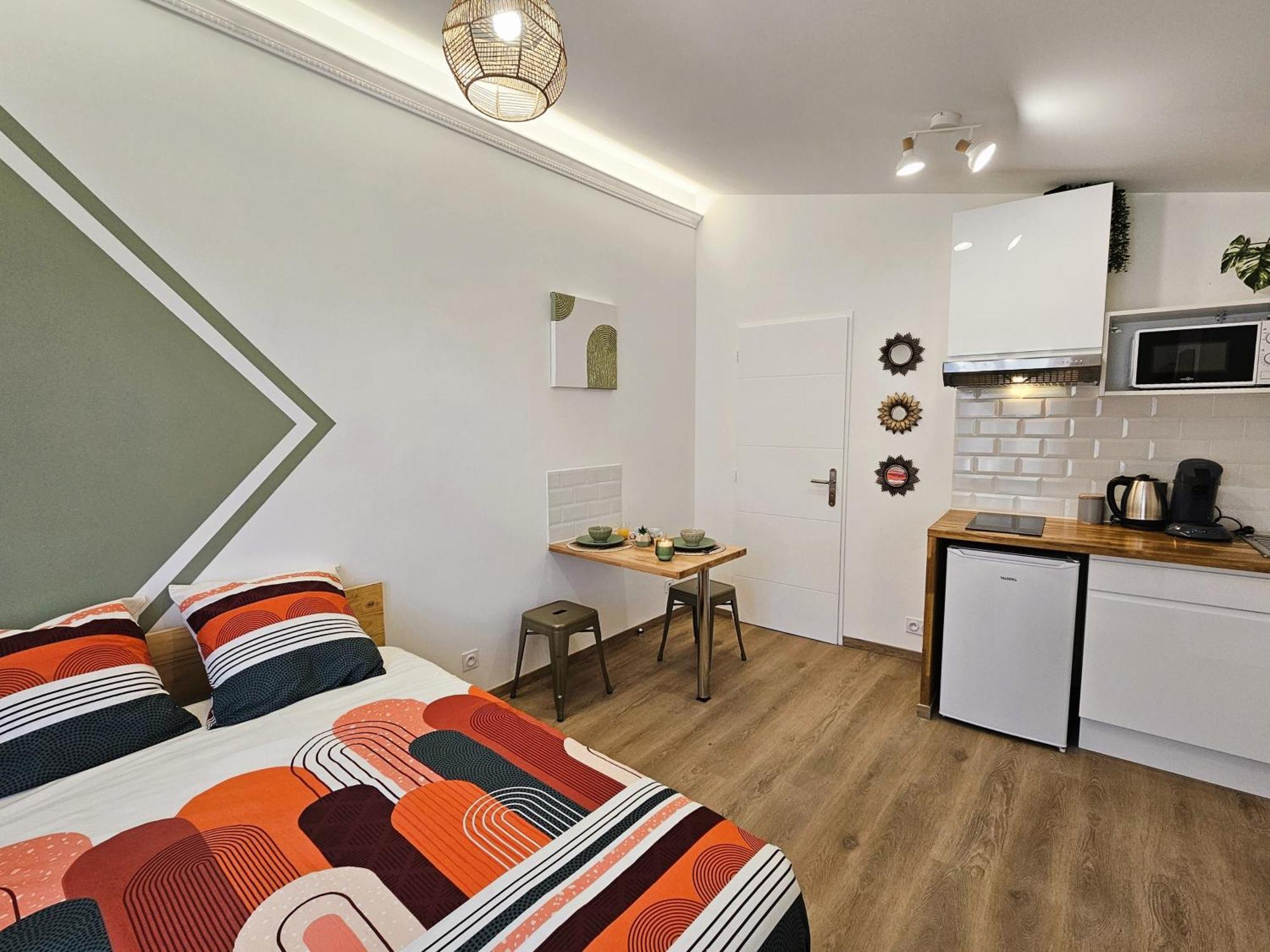 Tout Confort ! Ville, Climatisation, Parking, Wifi, Calme, Tv การ์กาซอน ภายนอก รูปภาพ