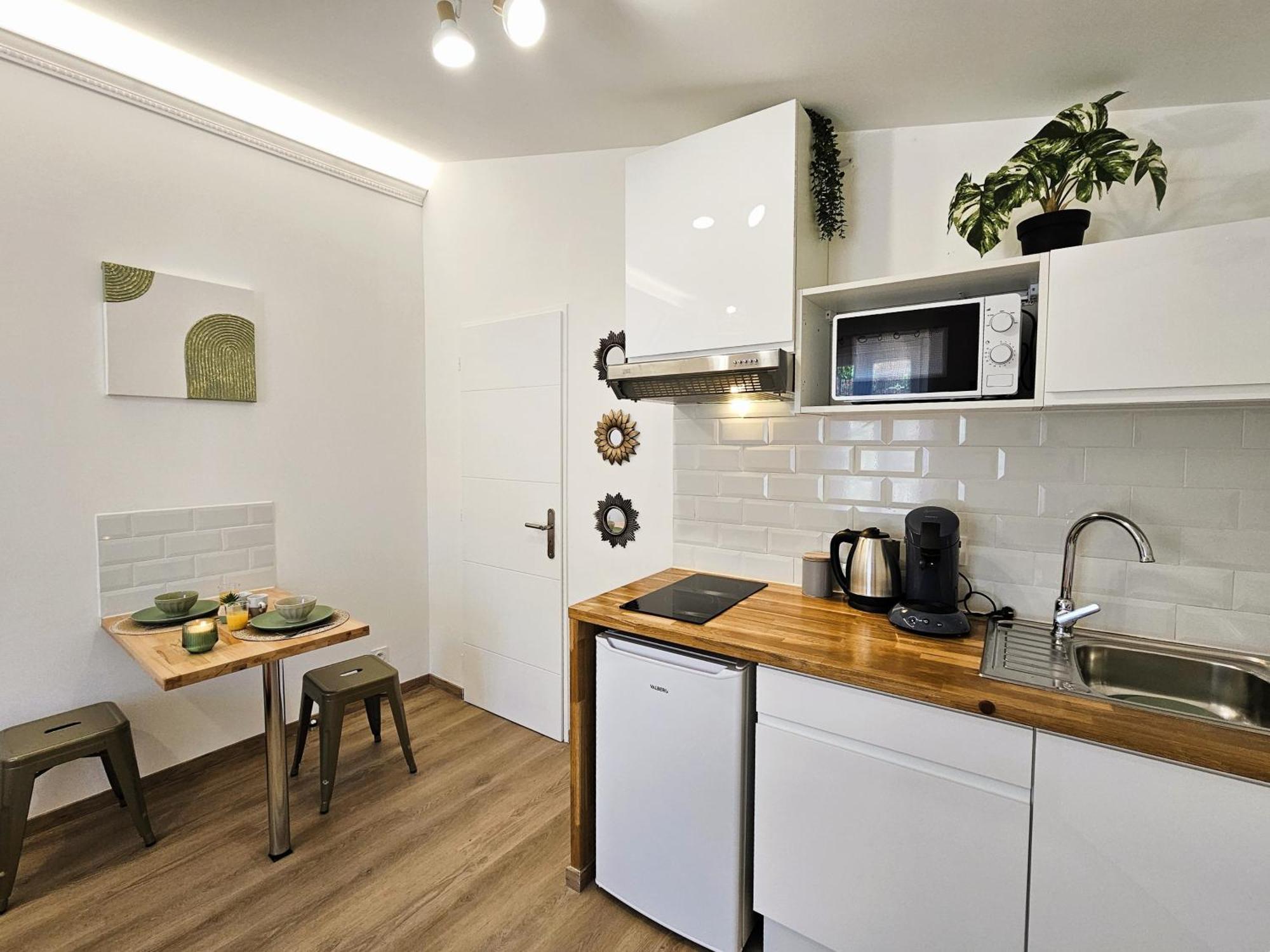 Tout Confort ! Ville, Climatisation, Parking, Wifi, Calme, Tv การ์กาซอน ภายนอก รูปภาพ